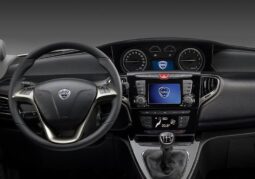 Lancia Ypsilon Hybrid Gold pieno