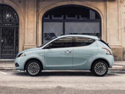 Lancia Ypsilon Hybrid Gold pieno